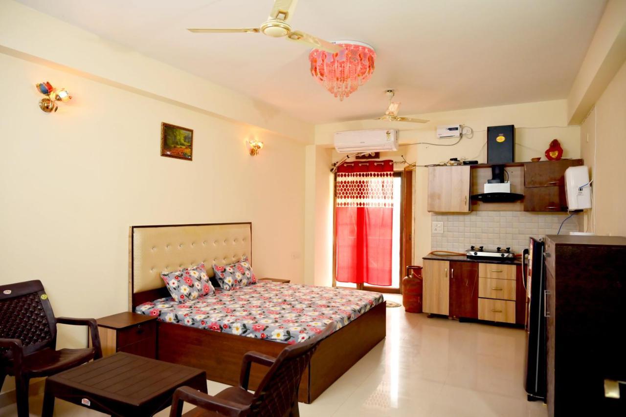 Hare Krishna Home Stay Vrindávan Kültér fotó