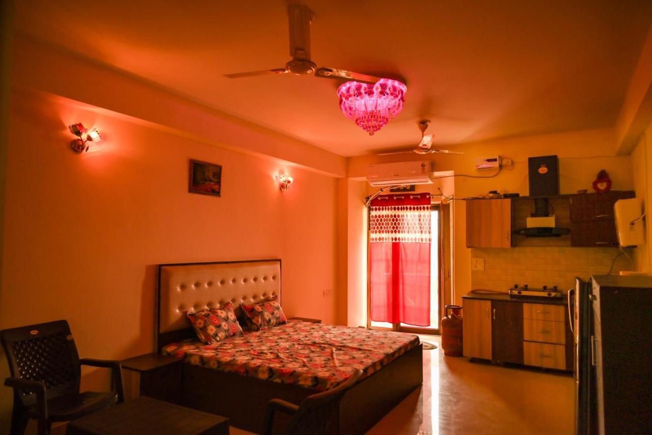 Hare Krishna Home Stay Vrindávan Kültér fotó